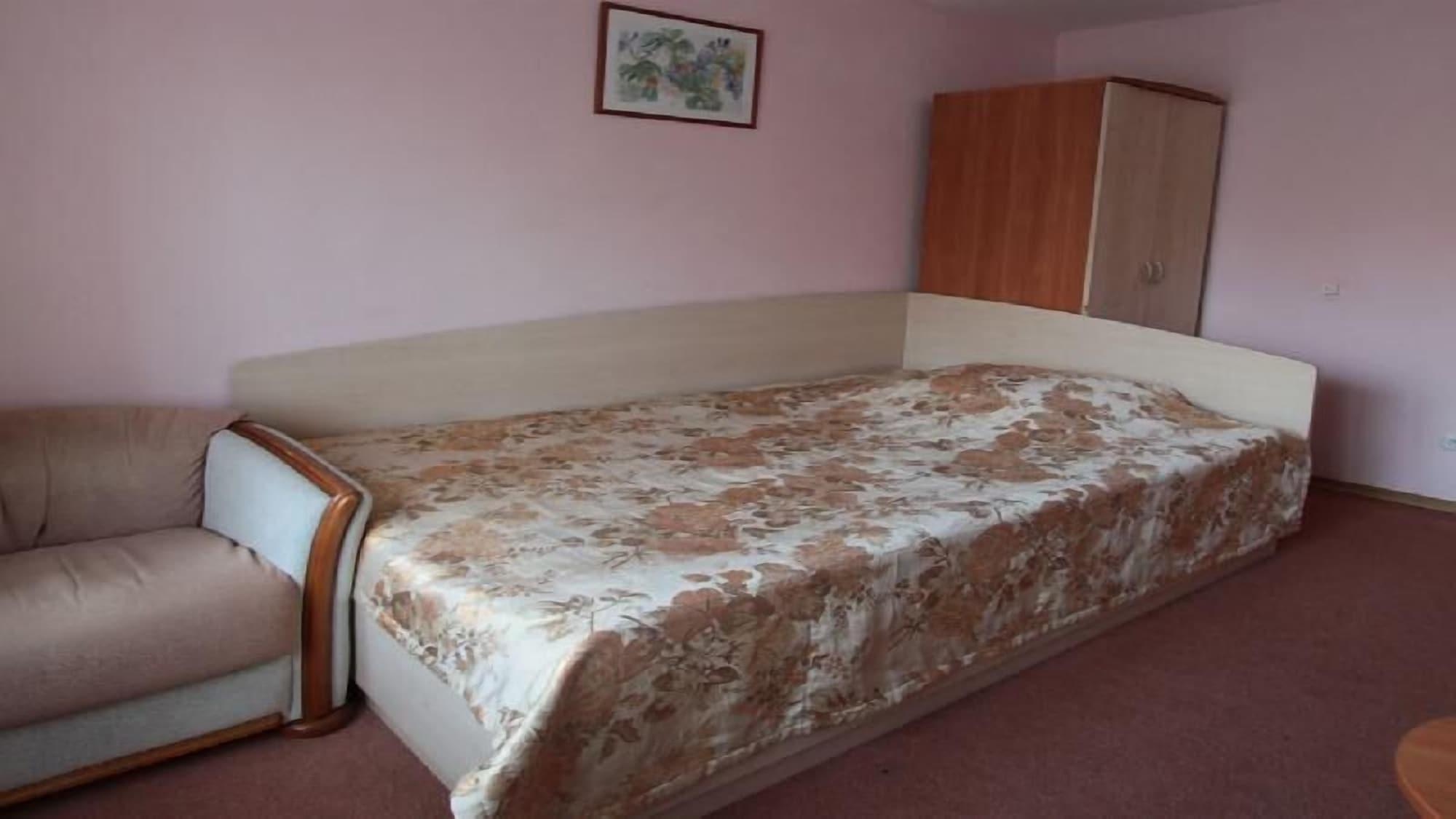 40 Let Pobedy Hotel Minsk Eksteriør billede