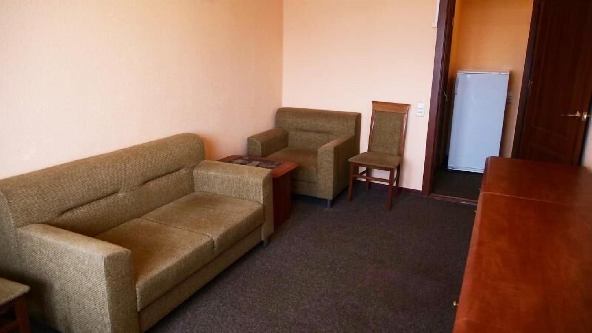 40 Let Pobedy Hotel Minsk Eksteriør billede