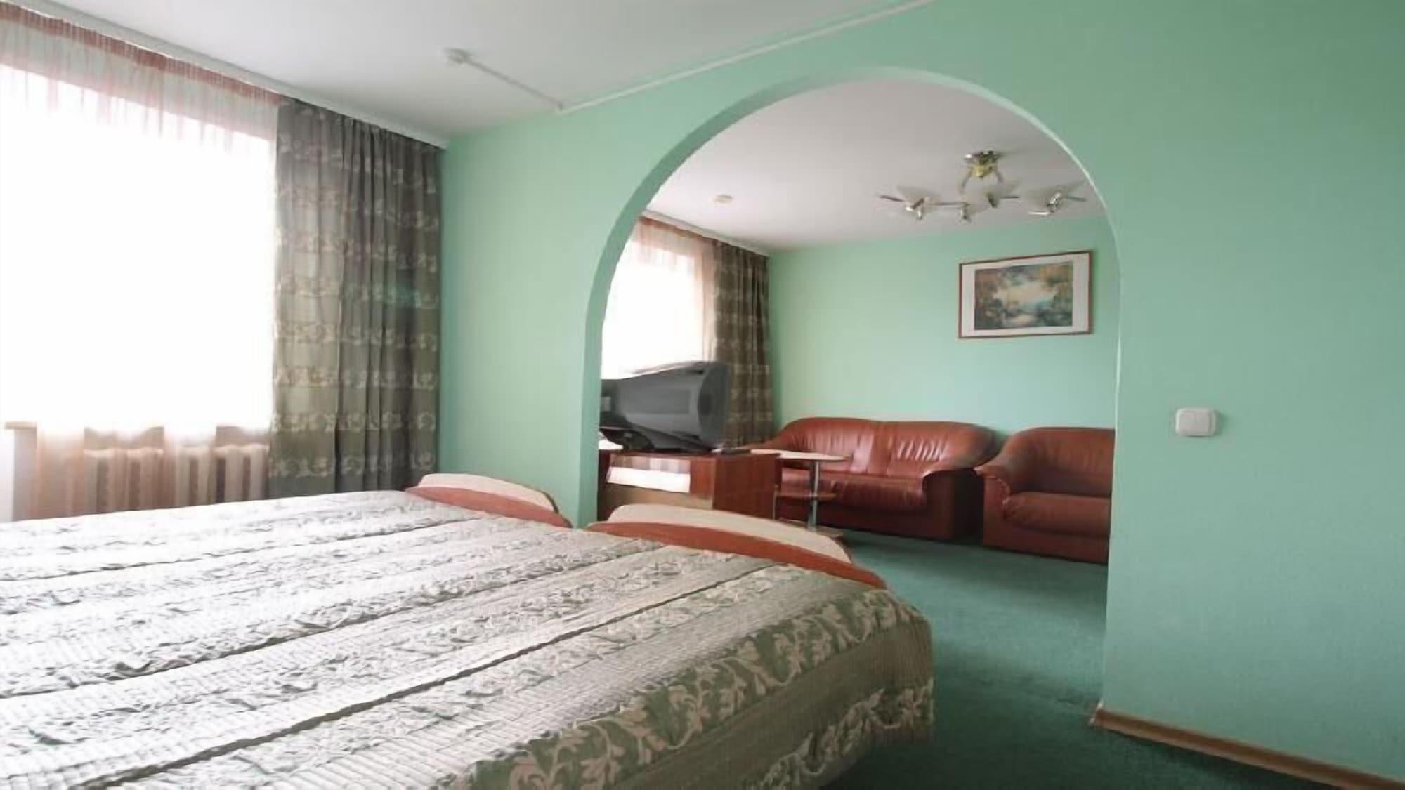 40 Let Pobedy Hotel Minsk Eksteriør billede
