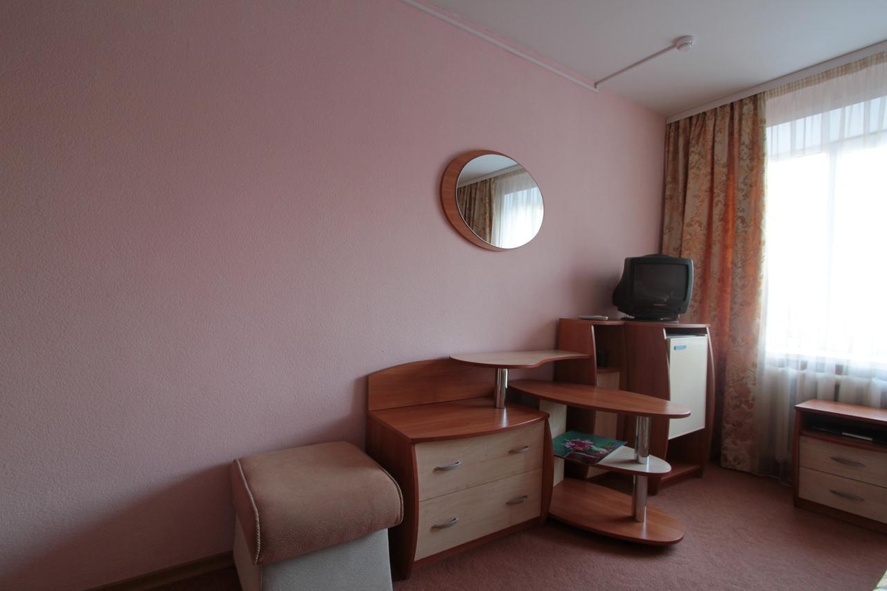 40 Let Pobedy Hotel Minsk Eksteriør billede