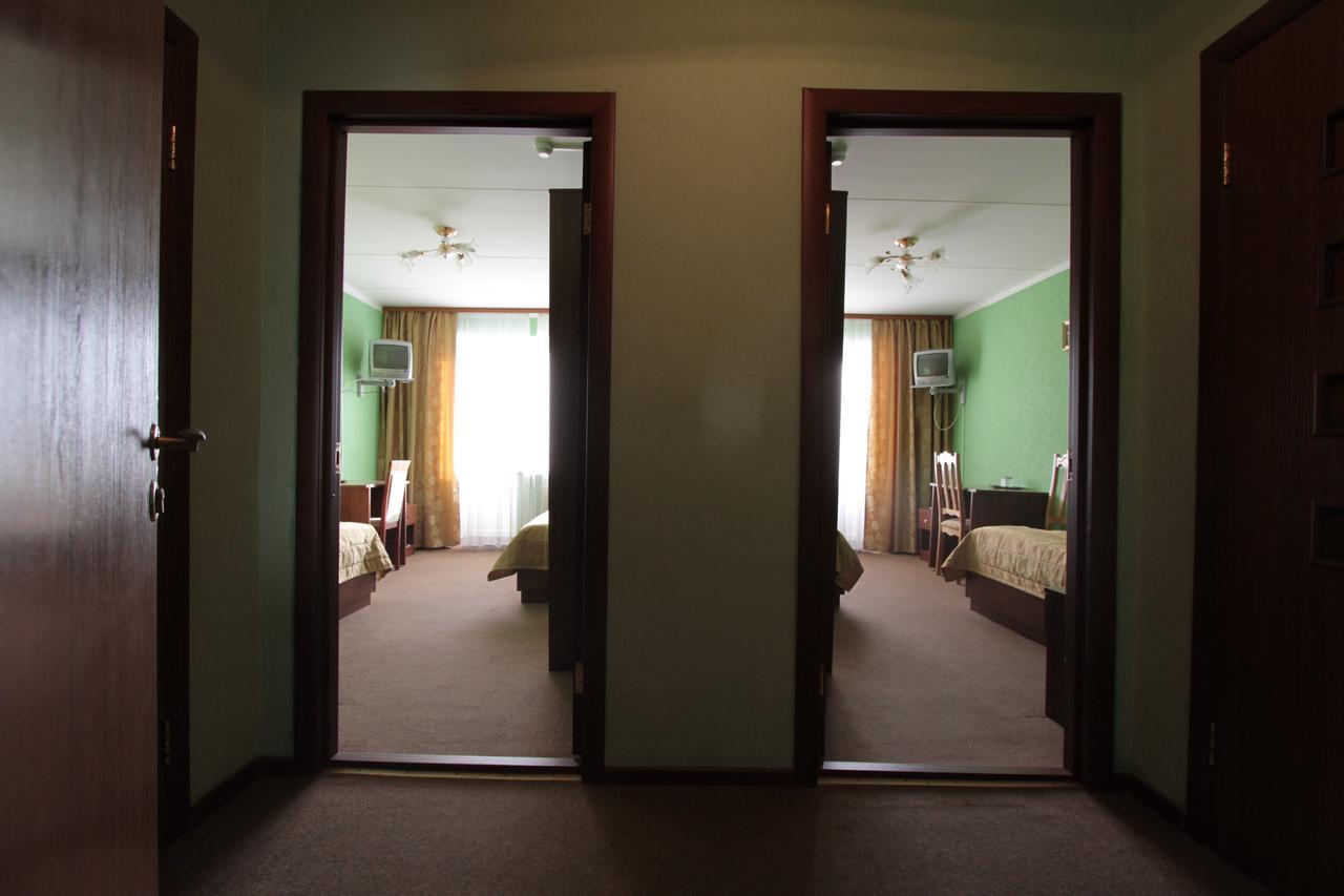 40 Let Pobedy Hotel Minsk Eksteriør billede